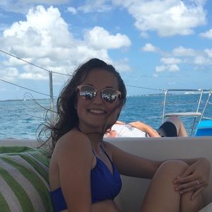 Meet your Posher, Madi